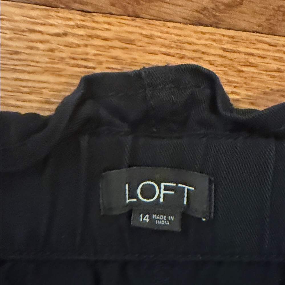 LOFT Black Skirt - Picture 2 of 2